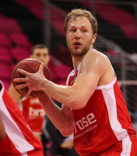 王昶输球再遭质疑！安洗莹大腿受伤恐无缘参加亚锦赛！.